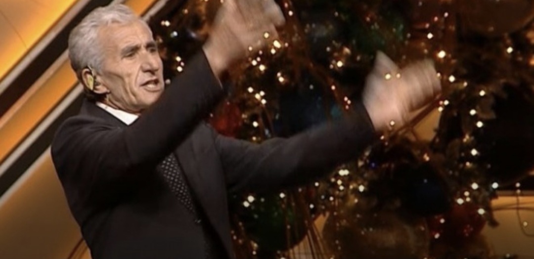 Vjehrri shpërthen ndaj nuses: Mbante erë të keqe, më mori 40 mijë euro për ta marrë!