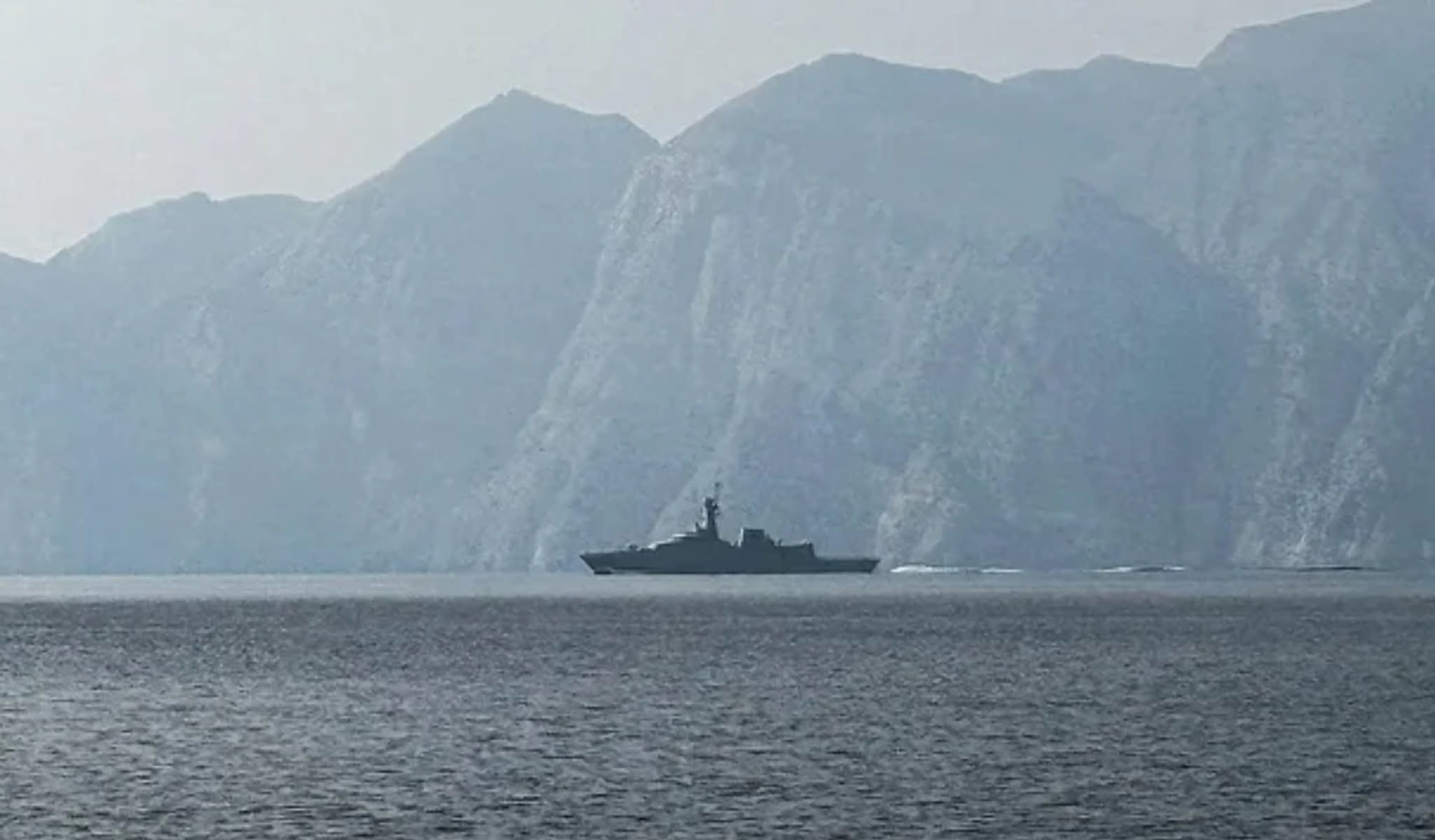 Irani paralajmëron SHBA: Anijet do të sulmohen brenda 30 minutash në Ngushtica e Hormuzit!