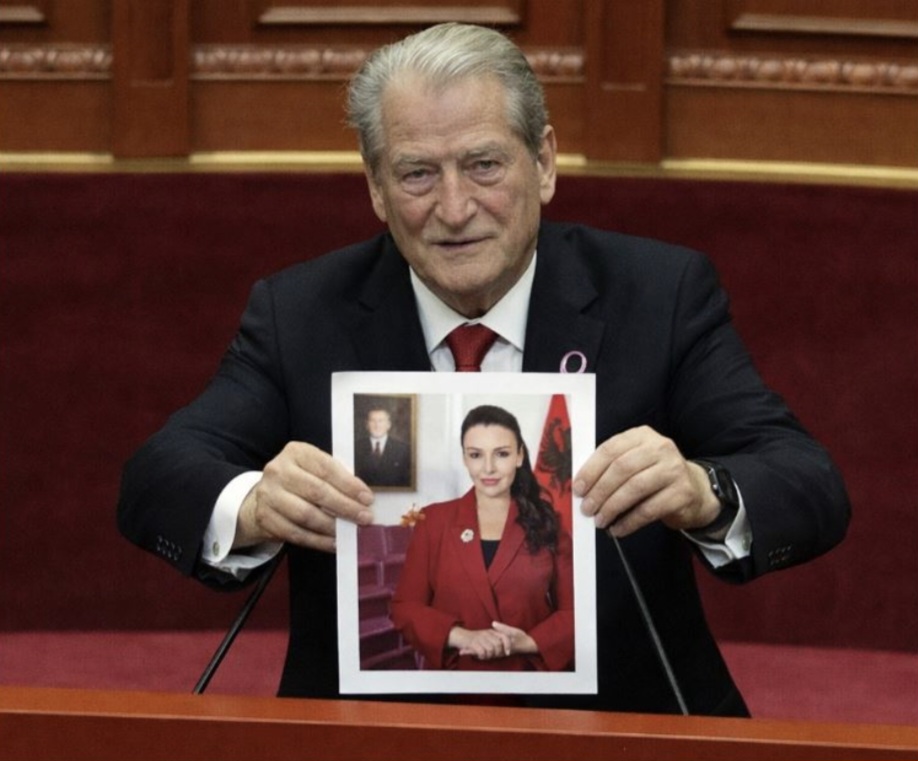 Tensione në Kuvend: Berisha përplaset ashpër me Ballukun, reagon menjëherë Balla!