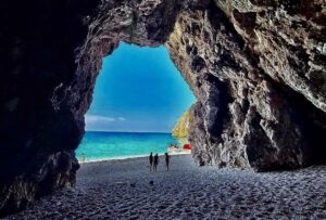 Arkeologët hapin misterin e shpellës së famshme në Shqipëri, dalin në dritë detaje befasuese (FOTO)